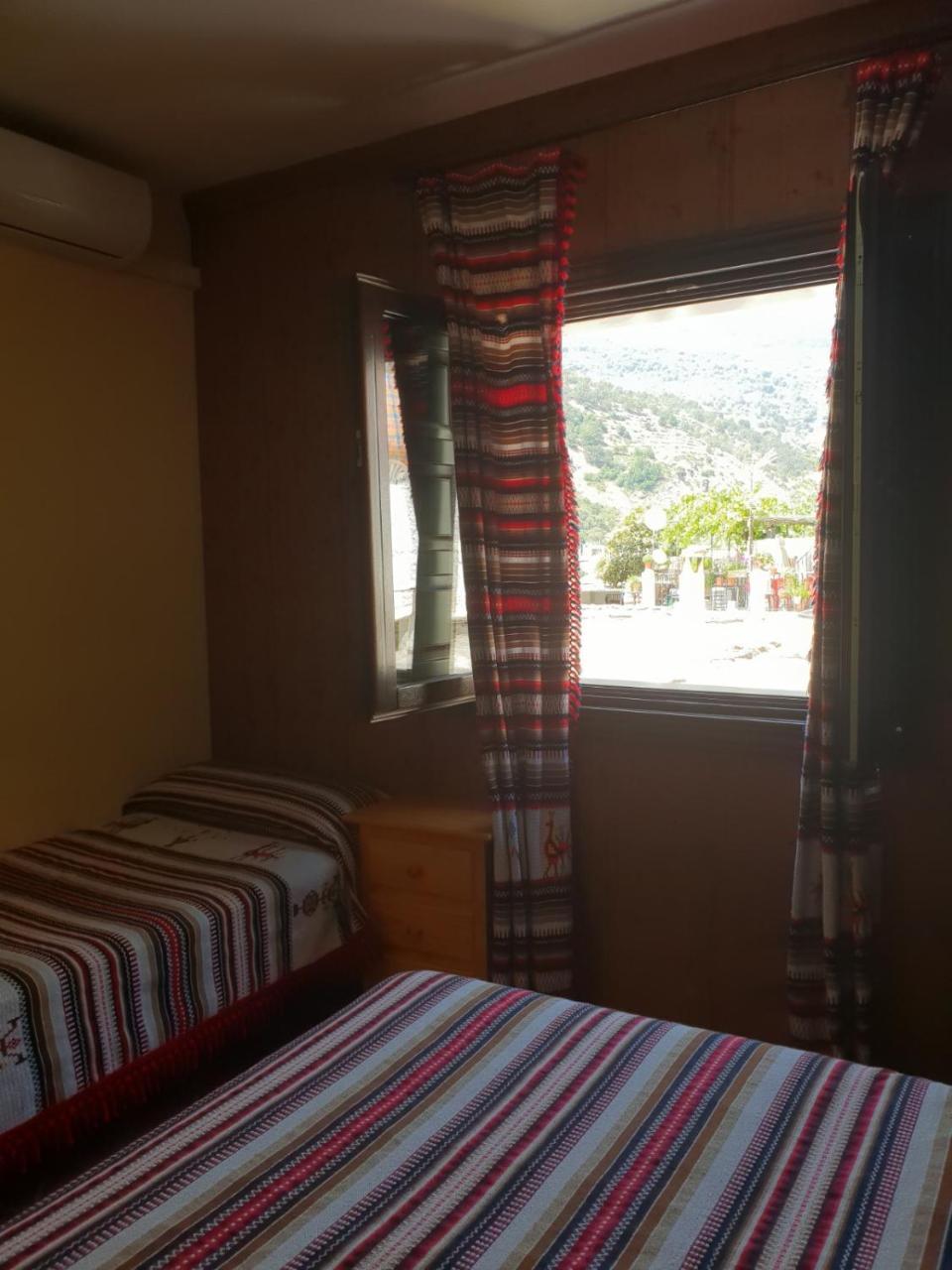 Hostal Pampaneira Esterno foto