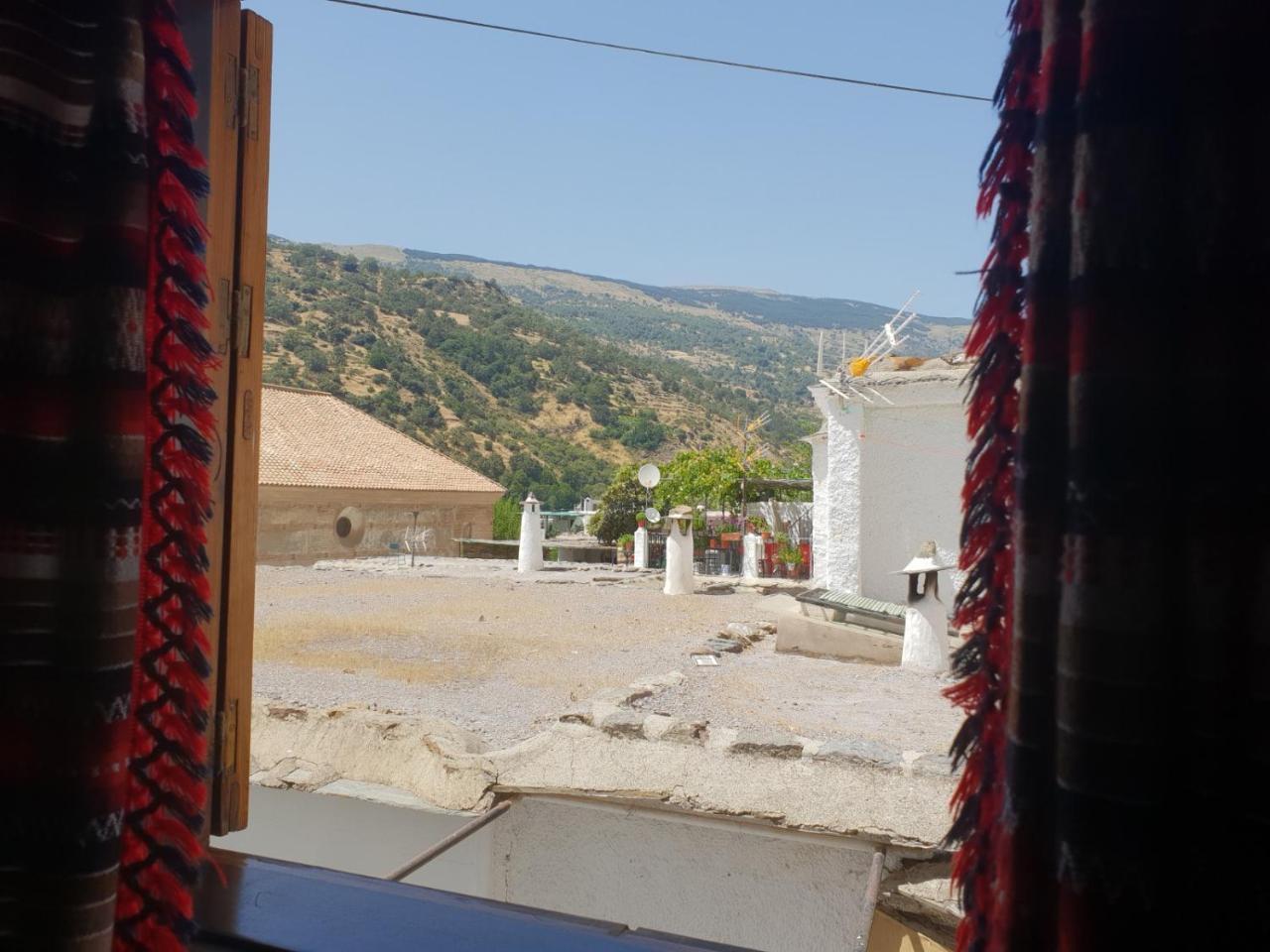 Hostal Pampaneira Esterno foto